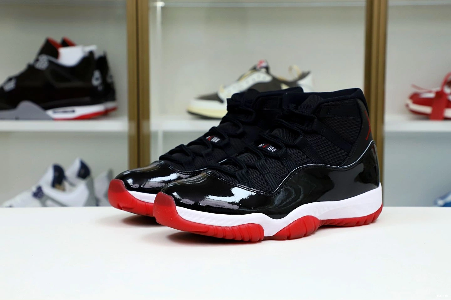 AIR 2019 'BRED' JORDAN RETRO 11 0120